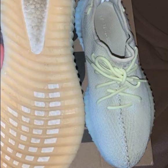 adidas Yeezy Boost 350 v2 ‘Butters’ - Picture 4 of 7